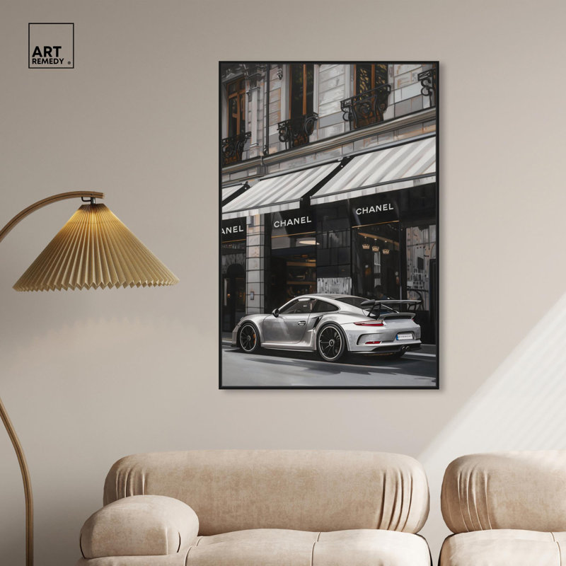 «Parked out Front Canvas Fashion and Glam» par , H 46 po x l 31 po, Cadre flottant noir