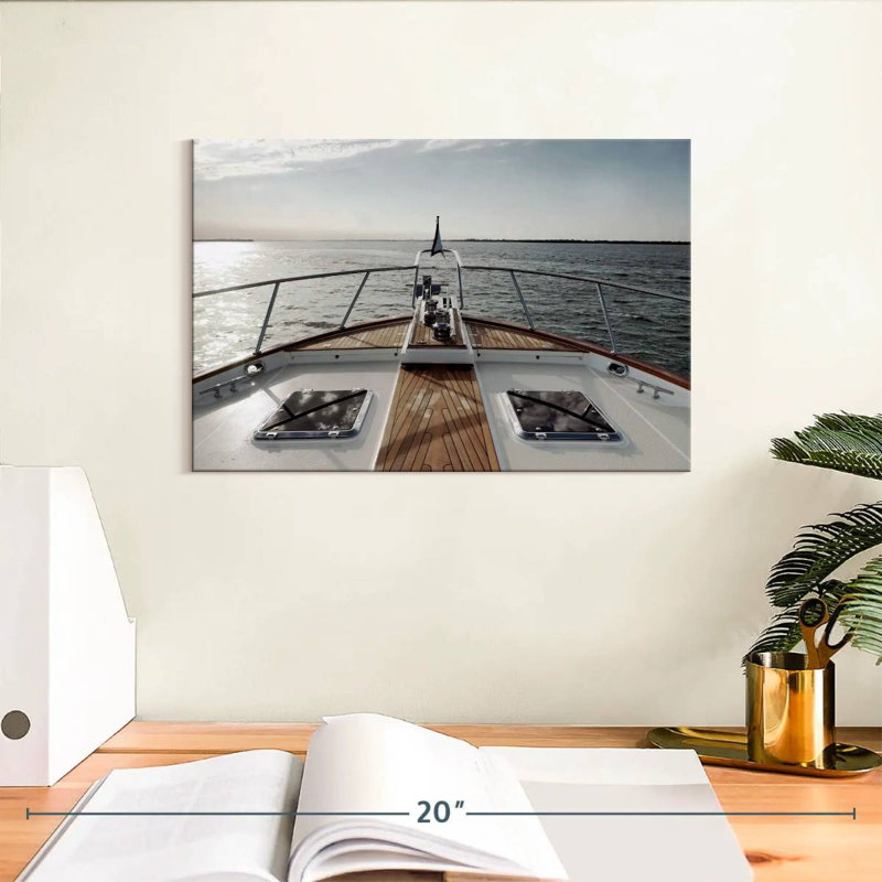 Mehar Bow of Florida Yacht, H 8 po x l 12 po