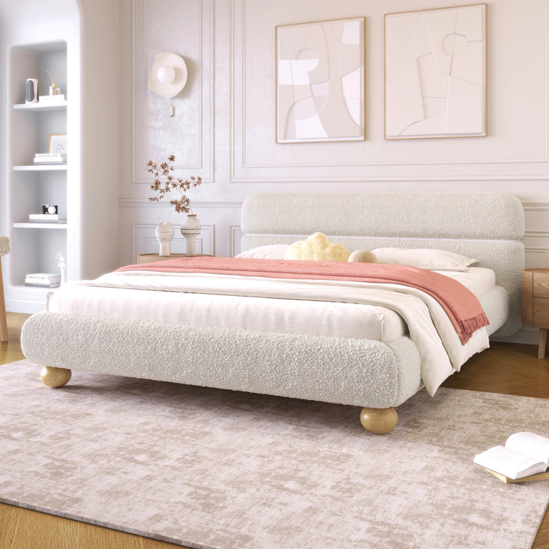 Lit tapissier contemporain à profil bas avec tissu en molleton Teddy et pieds ronds massifs, design courbé élégant pour la chambre à coucher, grand lit, blanc