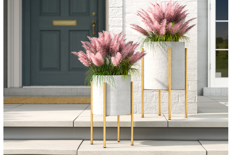 Modern white planters