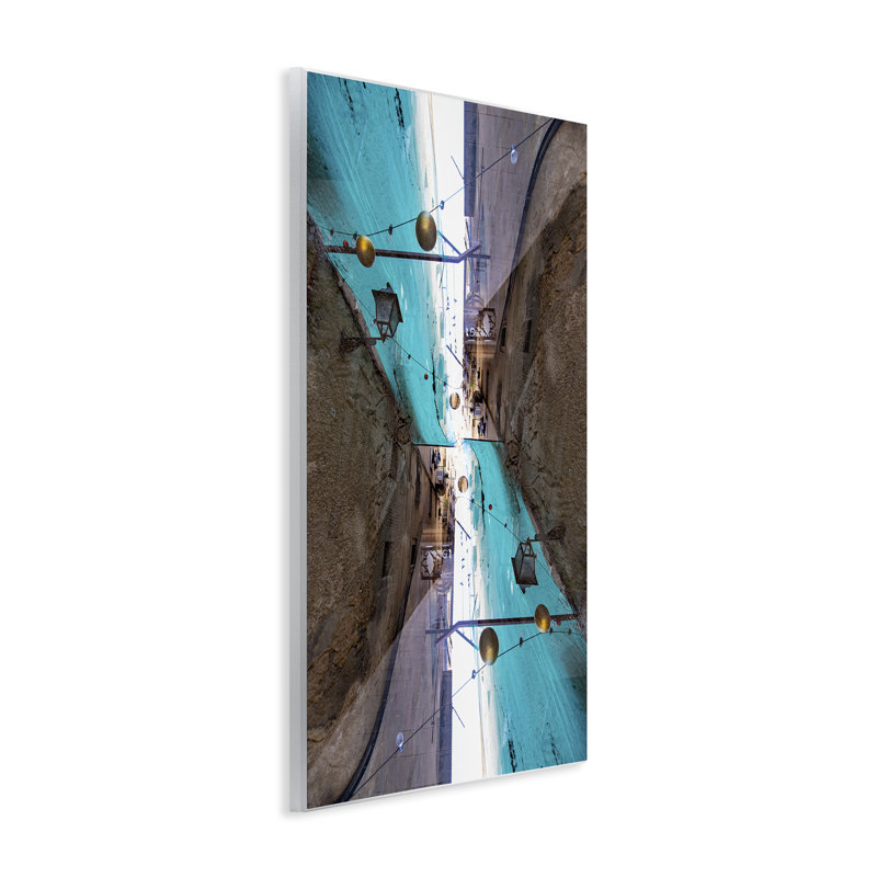 Plaque murale urbaine surréalisme, design par Robin Vandenabeele, H 19 po x l 13 po