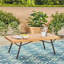 Table basse élégante en bois et métal, fini rustique, 127 cm (L) x 60 cm (P) x 44 cm (H), pour terrasse ou extérieur.
