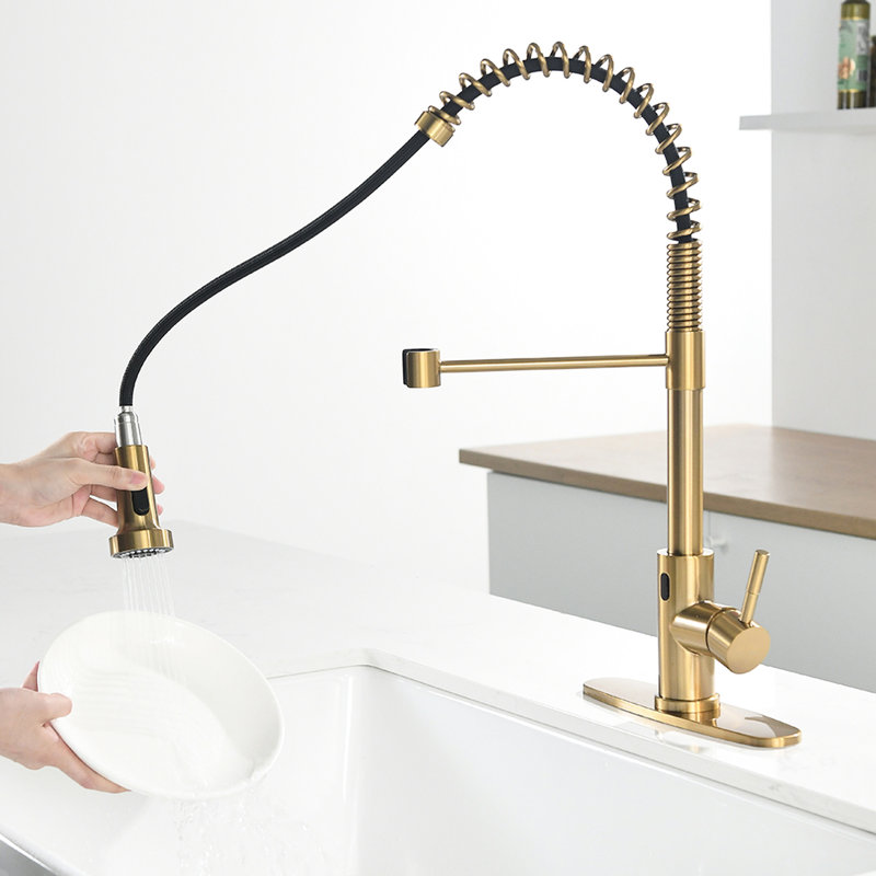 Robinet automatique mains - sans contact avec douchette moderne en or brossé pour une utilisation pratique dans la cuisine Distance de détection en acier inoxydable de 2 pouces