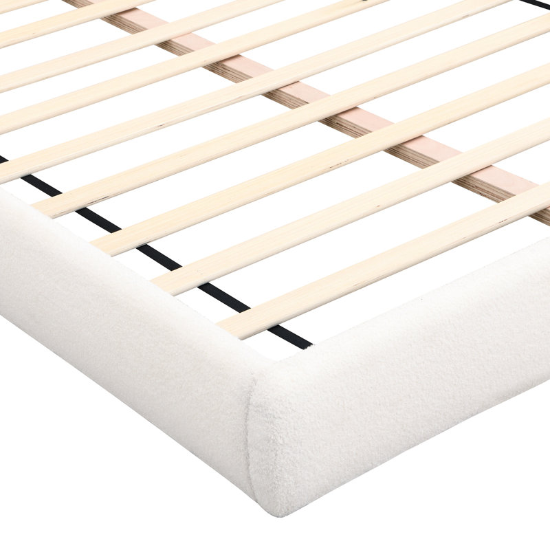 Lit arqué beige avec petite table Beige