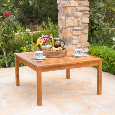 Table basse pour patio extérieur
