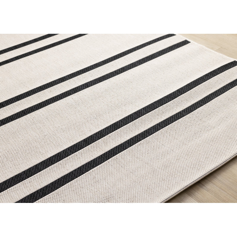 Tapis rayé blanc intérieur / extérieur scandinave, 5 pi 3 po x 7 pi 7 po