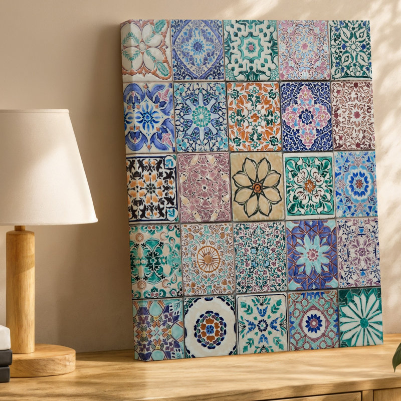 Toile un motif de mosaïque complexe et dynamique mettant en vedette une variété d'art mural de tuiles marocaines traditionnelles disposées en grille