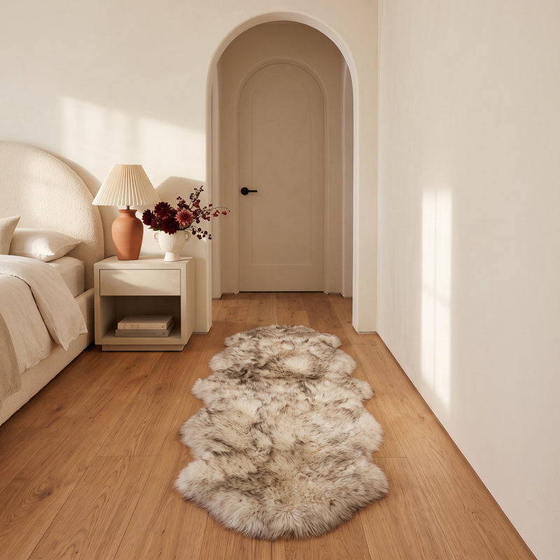 Enderby Sheepskin Area Rug in Wolf Tip, Novelty 2' x 5'6"
