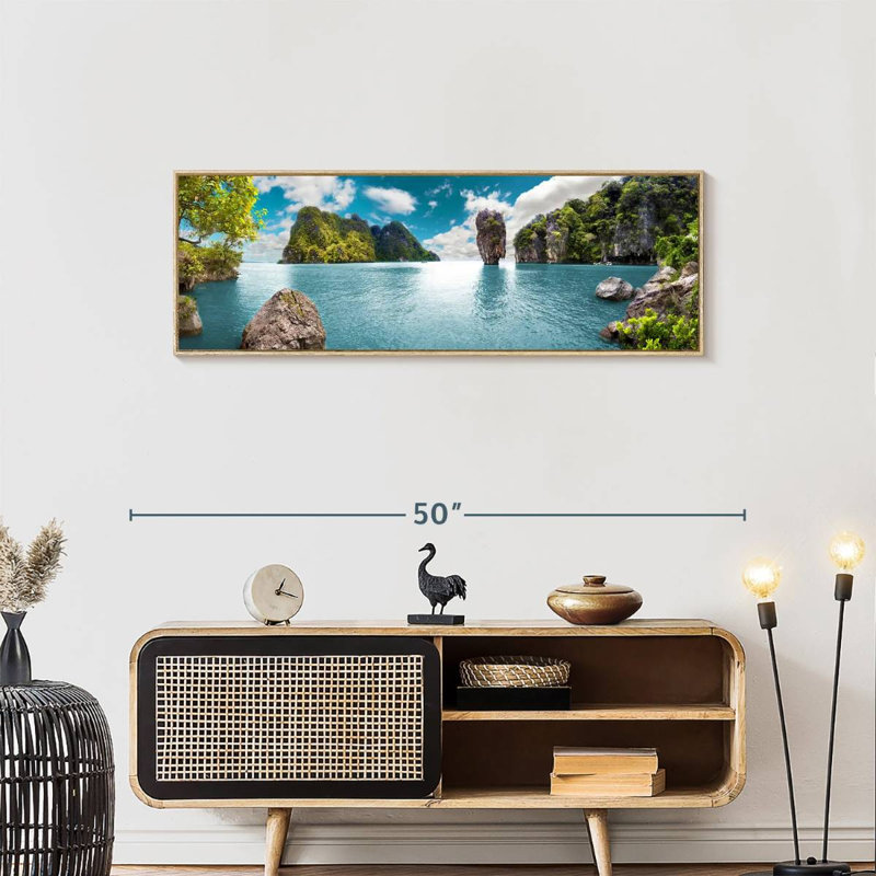 Iconic James Bond Island, 43 po x 15 po, Cadre flottant en bois naturel
