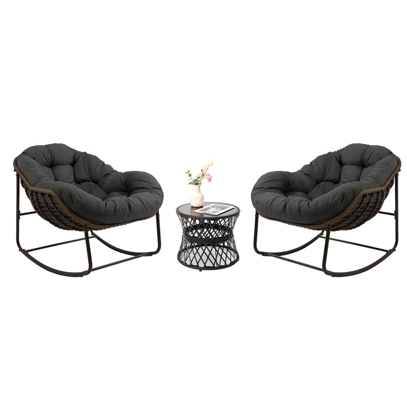 Chaise berçante d'extérieur en rotin avec coussins et table basse en rotin Ladena, Gris foncé