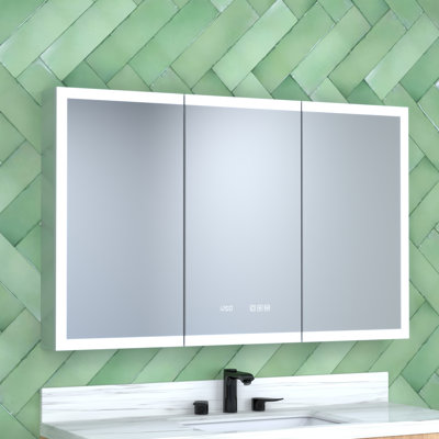 48 po Armoire à pharmacie rectangulaire en aluminium argenté l 30 po x P 30 po avec DEL, horloge, tablettes réglables en verre trempé, ouverture cachée, charnières silencieuses, DEL à intensité variable et surface intérieure encastrée