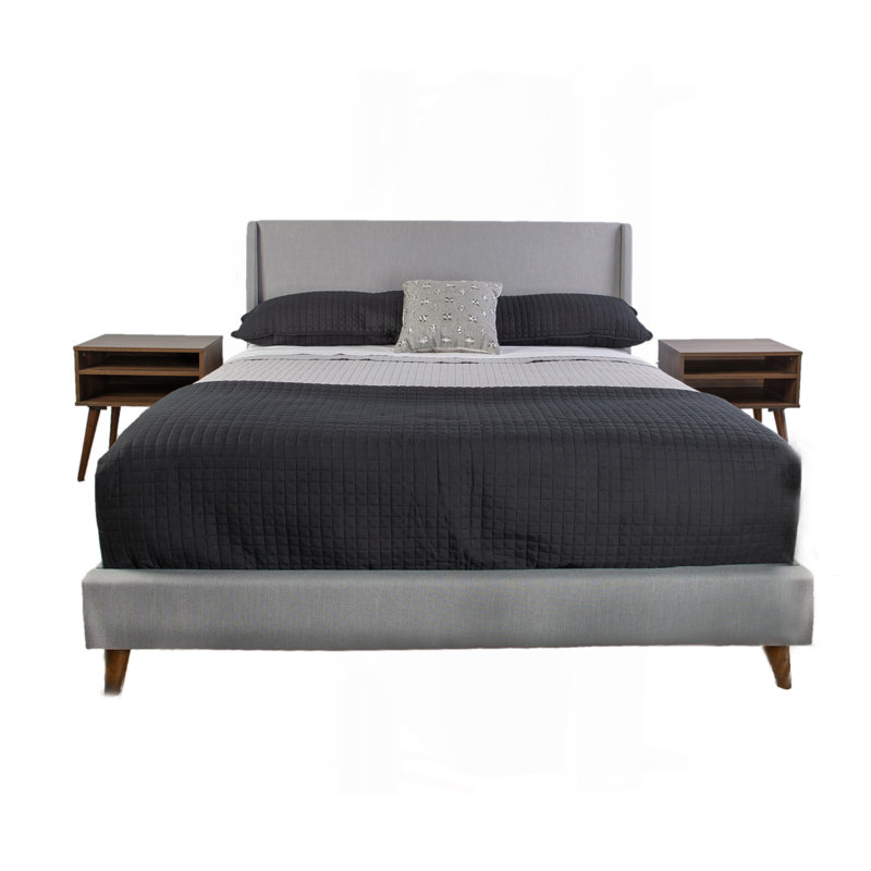 Très grand lit tapissier avec 2 tables de chevet