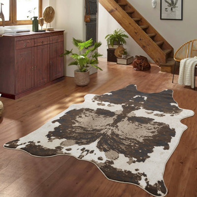 5 pi Tapis brun en cuir de vache X 7 X, fabriqué à la machine, convient aux entrées très fréquentées, et sécuritaire pour les animaux de compagnie et de conception irrégulière fabriqué à la machine, chalet de montagne, teint