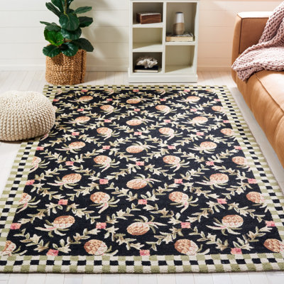 Jonsson Hand Hooked Wool Pile Floral Rug