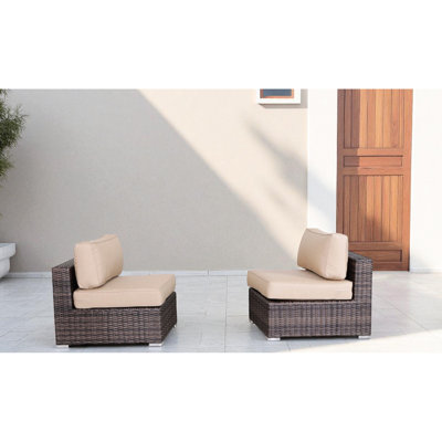 Chaises d'extérieur sans accoudoirs de 28 po de large entièrement assemblées avec coussins, finition résistante à l'eau, aspect chic