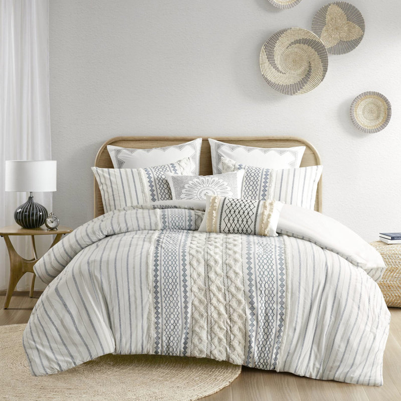 Comforter With Modern Chenille Design - King/ King Fashionable Print