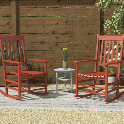 De 2 chaises berçantes d'extérieur, chaise de patio en bois avec dossier agréable et haut, adapté pour le jardin, le balcon, le porche, capacité de 352 lb, patio rouge vin 2 pièces, charge appropriée peu commune,