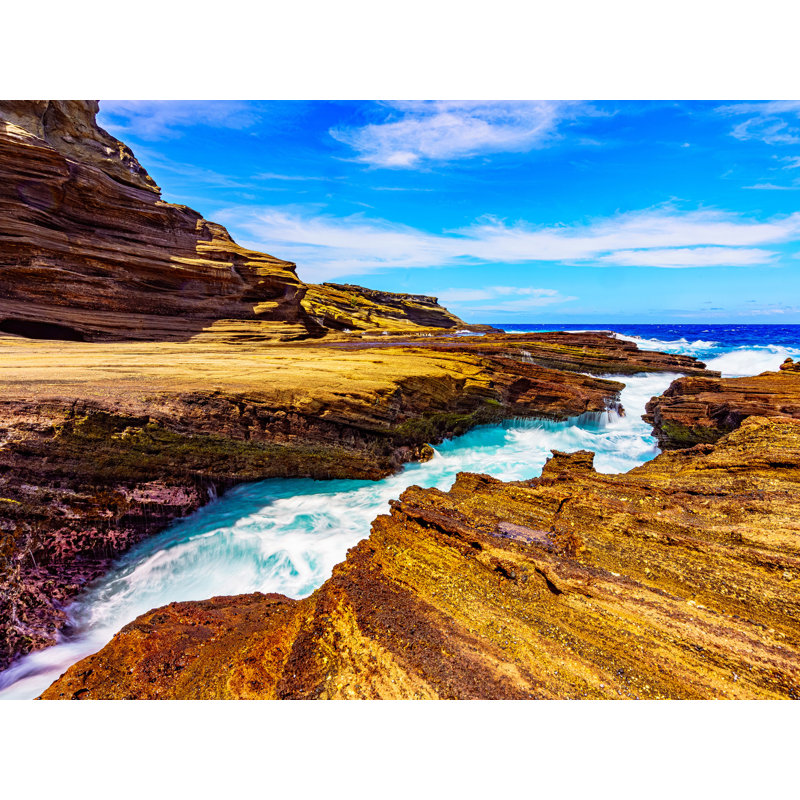 «Rocky Crevice with Waves Oahu Hawaii» par Brian Mc Clean - photographie, Toile tendue, H 24 po x l 32 po