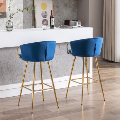 De 2 chaises de bar bleues de 26 pouces, avec velours + pieds et repose-pieds dorés, 2 tabourets de charme, pieds, pieds et repose-pieds pour le salon