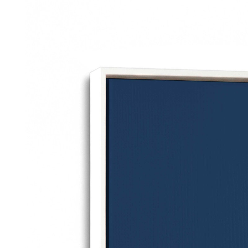 Impression sur toile sculpturale à géométrie bleue, H 30,75 po x l 20,75 po x P 1,75 po, Cadre flottant blanc opaque