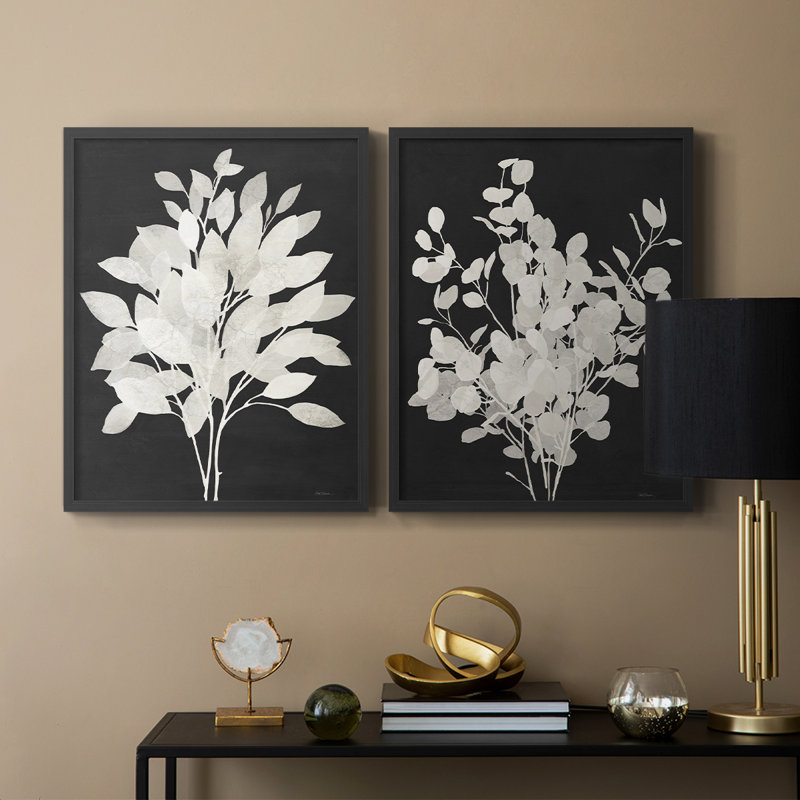 «Misty Branches I», reproduction encadrée de qualité supérieure - prête à être accrochée - aucun clou requis - aucun clou requis