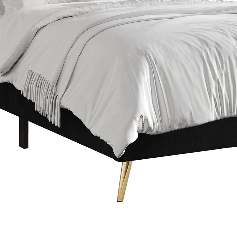 Lakeysa 4 Piece Bedroom Set