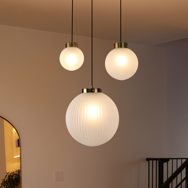 Lustre suspendu vintage en laiton à 3 lumières - Globes en verre côtelé dépoli de tailles assorties, luminaire suspendu pour îlot de cuisine, entrée, salle à manger