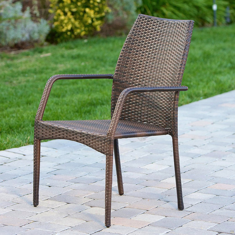 Chaises d'extérieur en osier