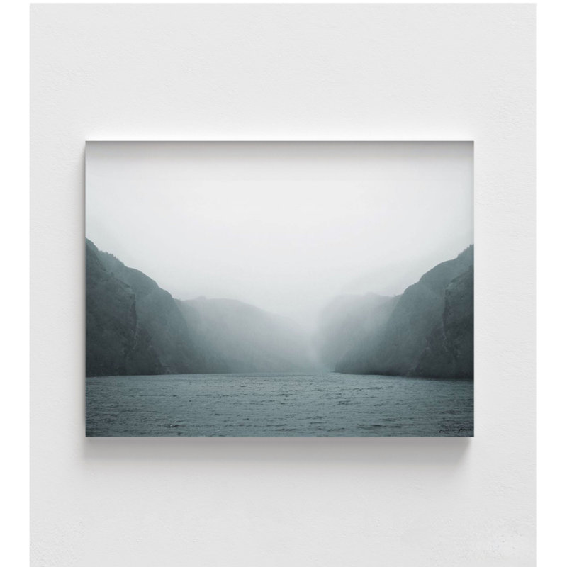 «Morning Haze» par Denise, art mural de chalet Nature Lake, décor de maison d'été avec des montagnes, affiche de paysage rustique, art de maison de paysage