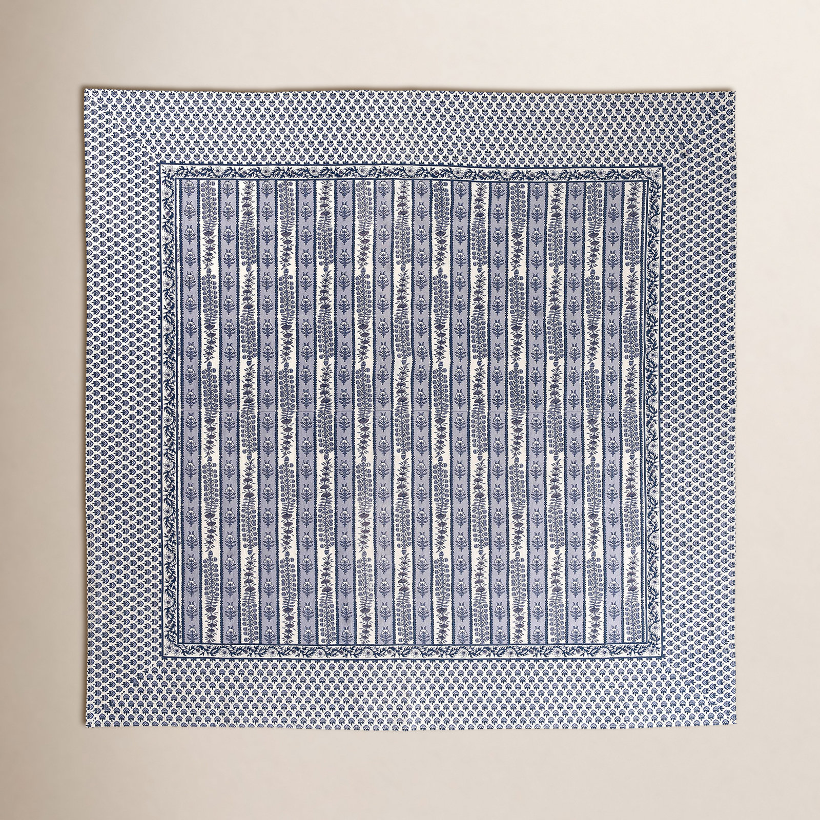 Charlemont Floral Tablecloth, Blue/Marine, 71" Square