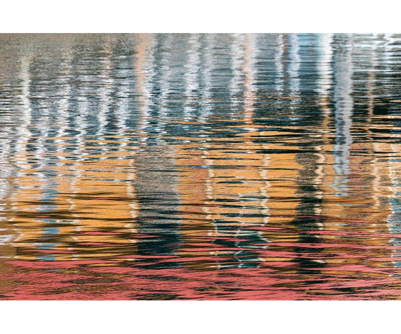 Art sur toile tendue, Jaynes Gallery, Alaska, Elfin Cove Reflections in the harbour water, H 13 po x l 18 po