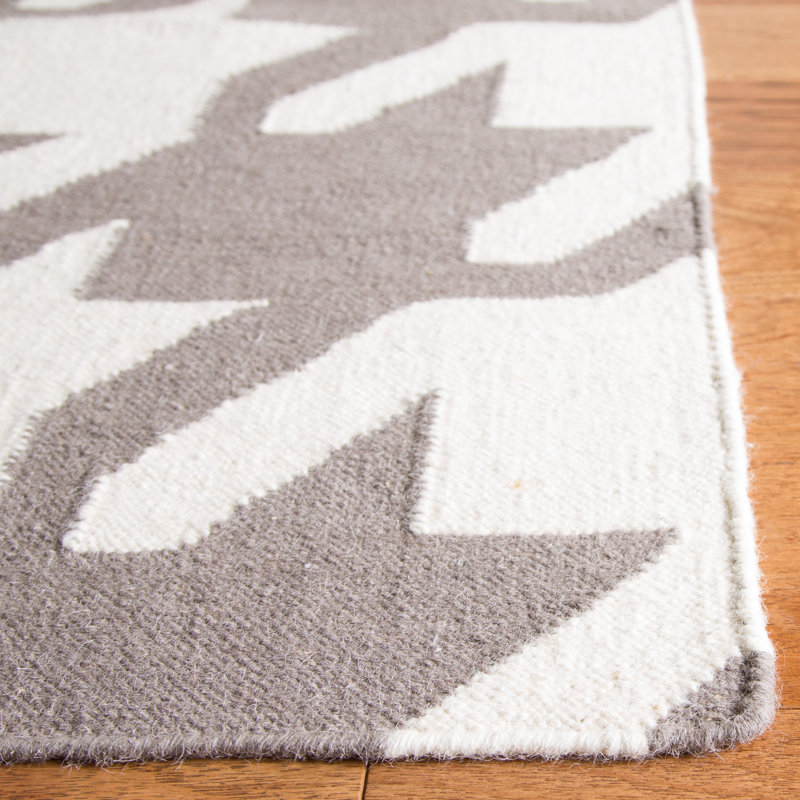 Rodgers Hand Woven Flat Weave Wool/Cotton Houndstooth Rug in Gray/Ivory, Runner 2'6" x 8'