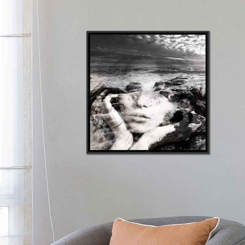 «Girl Sea I», impression sur toile, H 26 po x l 26 po x P 1,5 po, Toile tendue, Pas de tapis
