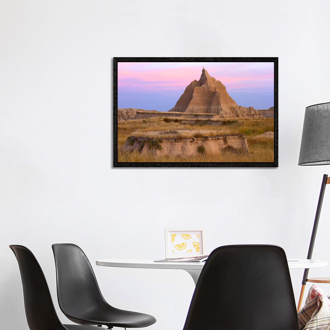 Landscape Showing Erosional Features With Grassland, Badlands National Park, South Dakota von Tim Fitzharris - Galerie-G...