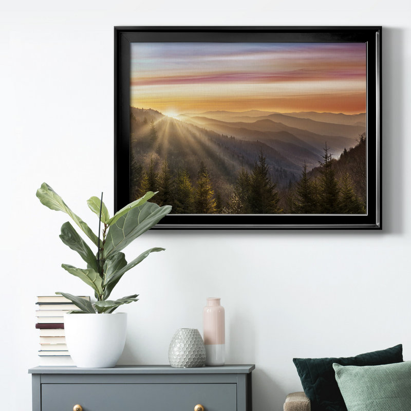 Toile encadrée de qualité supérieure Smokey Sunrise - prête à être accrochée, Cadre noir, H 18,5 po x l 24,5 po x P 1 po