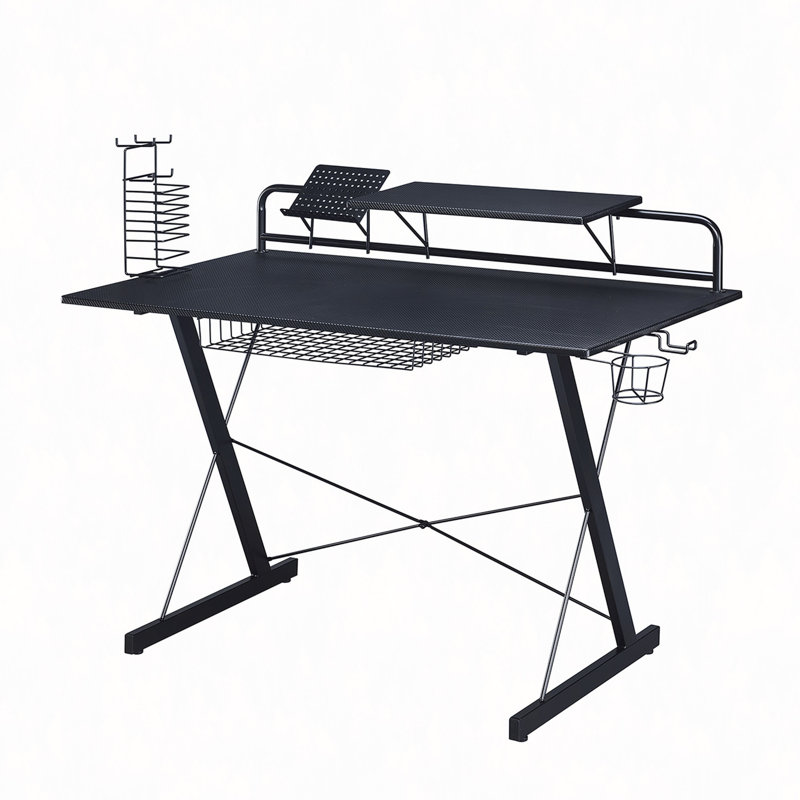 Bureau d'ordinateur avec tablettes