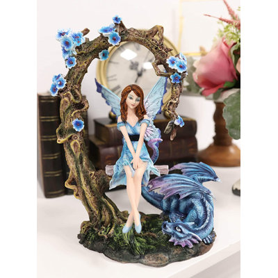 Arthus Figurines & Sculptures