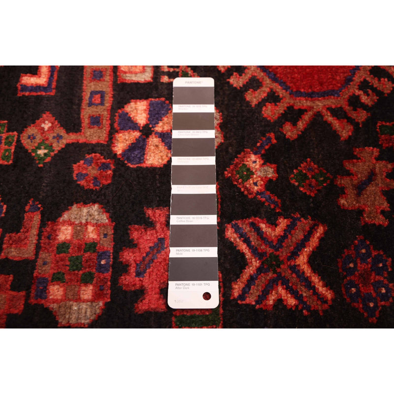 Tapis noir Anadol 4 pi 4 po x 6 pi 5 po