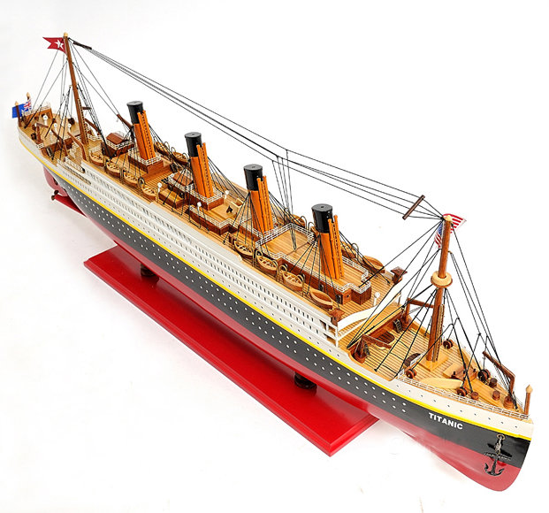 Bateau peint à modèle titanic