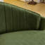 Canapé courbé à deux places entièrement comprimé, assise longue durée sans effondrement, dossier amovible, tissu chenille vert, style simple et rétro, convient aux petits espaces et aux appartements-390976547