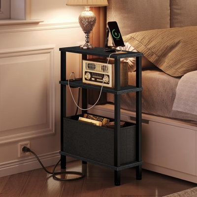 Petite table d'appoint étroite avec station de charge