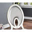 2 pièces de chaises d'appoint de salle à manger formelles argentées de style contemporain avec sièges rembourrés, dossier en forme de trou de serrure et siège de décor de carreaux de miroir, décorations