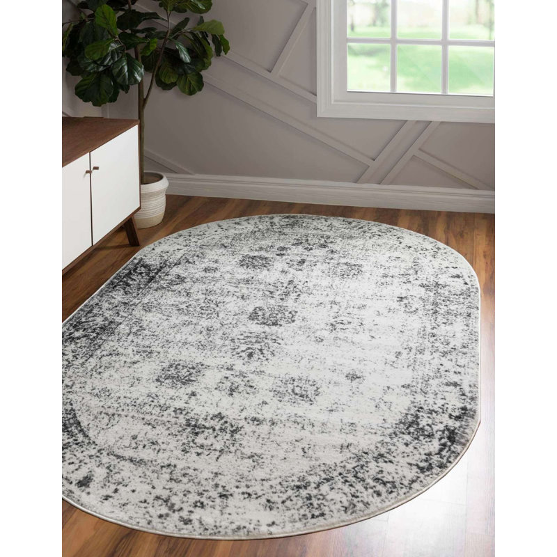 Anneliesse Oriental Indoor Rug, Oval 2' x 3'1"