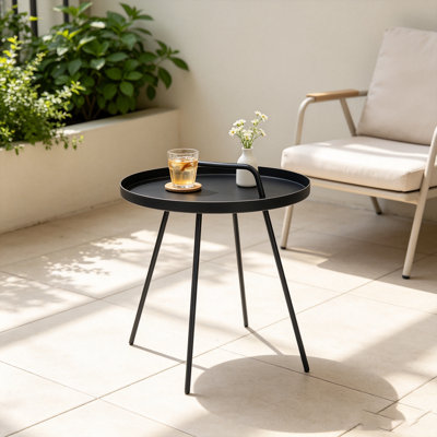 Table d'appoint à plateau noir en métal, table d'appoint ronde portative 17,75 po avec poignée, table de chevet minimaliste à 4 pieds de hauteur 19 po pour le salon