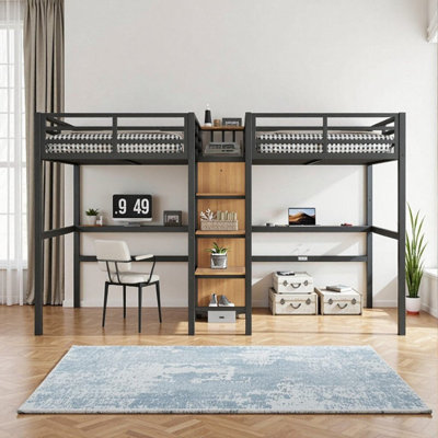 Lit mezzanine simple au-dessus d'un lit simple en métal avec bureau double, armoire, tablettes et prises de courant