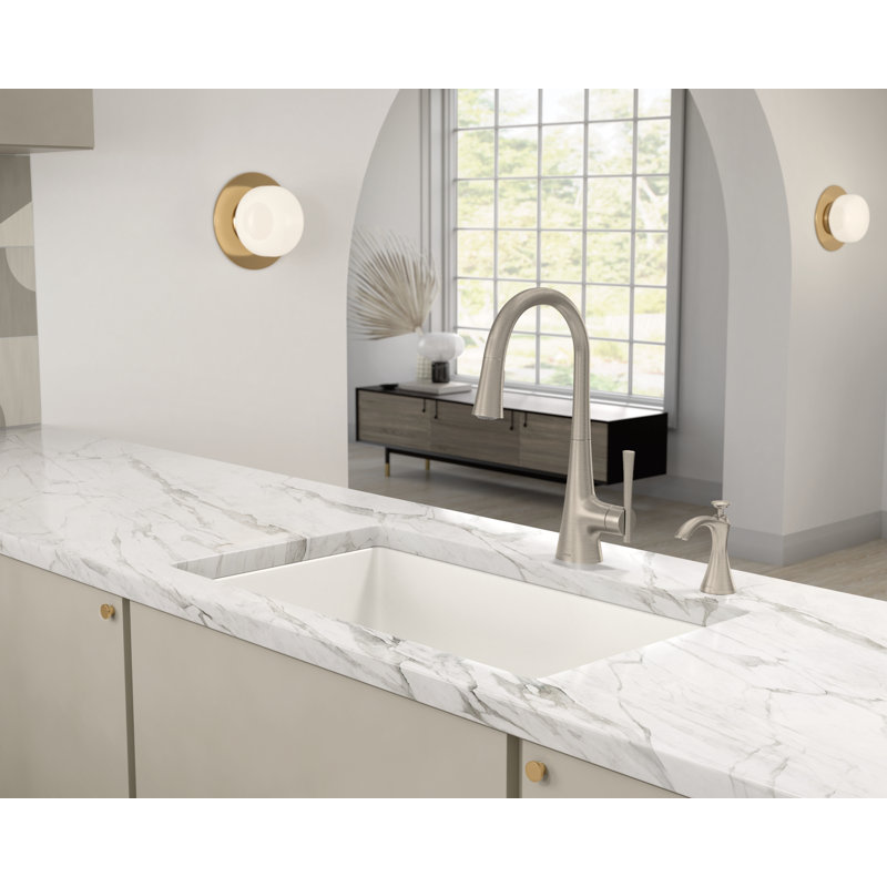 Moen Kurv Single Handle Pulldown Kitchen Faucet with Power Clean Technology, Spot Resist Stainless, Standard