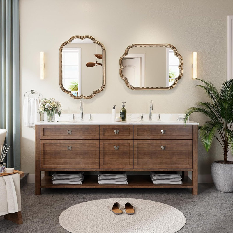 Miroir vintage en forme de pétale ovale avec cadre perlé, 35 po x 23 po