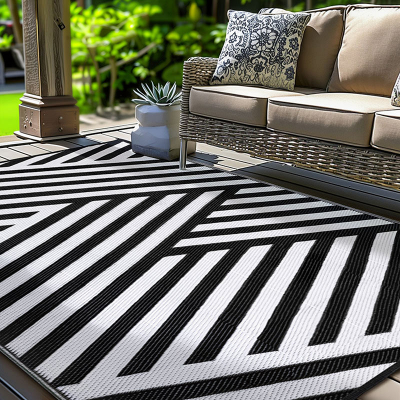 Tapis d'extérieur rayé noir et blanc lavable 4 pi x 6 pi, tapis portatif imperméable avec boucle à piquets