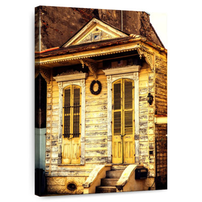 Lilie Yellow House In New Orleans
