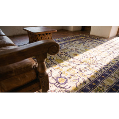 Tapis chinois ivoire sur fond ivoire